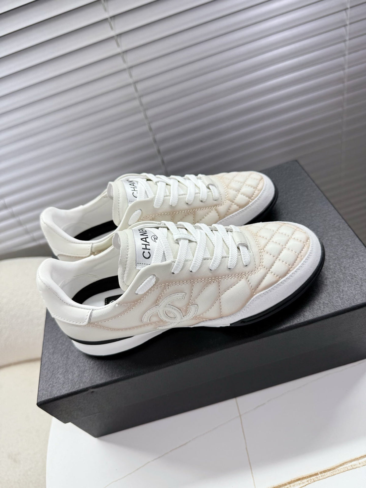 CHANEL 25S TRAINERS WHITE AND LIGHT CORAL IN CALFSKIN